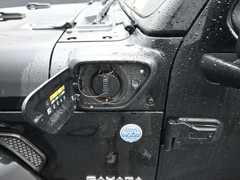 Used 2023 Jeep Wrangler Unlimited Sahara w/ Cold Weather Group AWD/4WD image 12