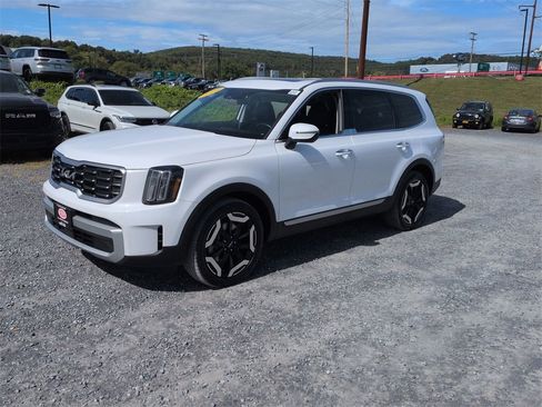 Used 2024 Kia Telluride S w/ S Sunroof Package image 8