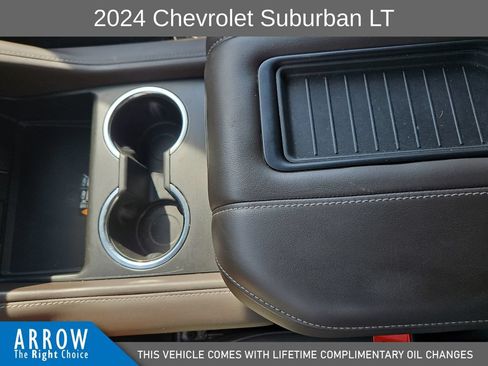Used 2024 Chevrolet Suburban LT w/ Luxury Package AWD/4WD image 28