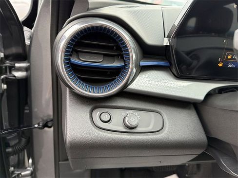 New 2026 Chevrolet Trax LT w/ Driver Confidence Package image 17