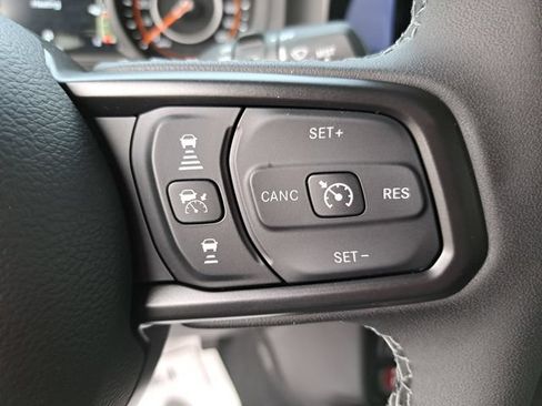 Used 2026 Jeep Wrangler Unlimited Rubicon AWD/4WD image 17