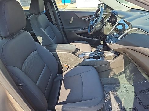 Used 2025 Chevrolet Malibu LT image 21