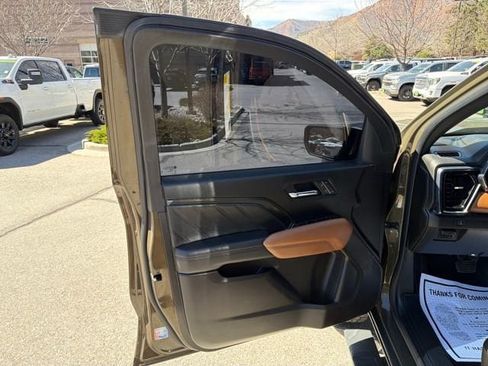 Used 2023 GMC Canyon AT4 w/ AT4 Premium Package image 10