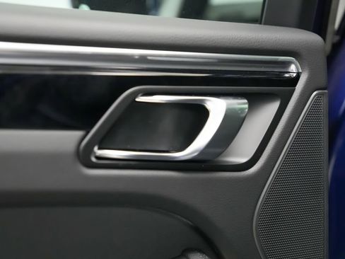 New 2026 Porsche Macan image 15