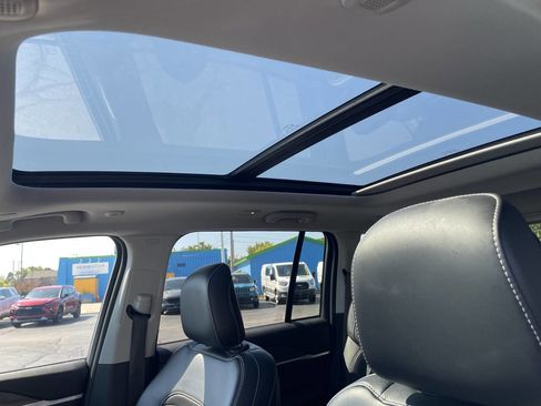 Used 2023 Jeep Grand Cherokee Limited image 13