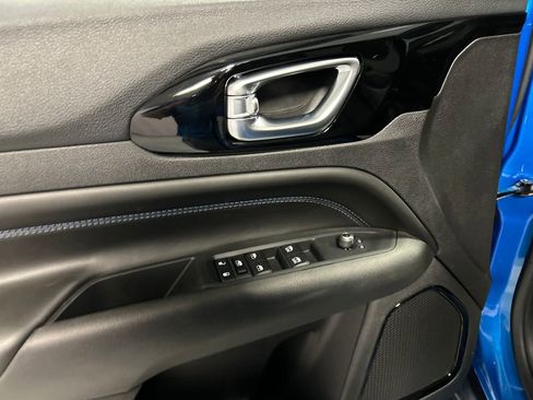 New 2026 Jeep Compass Limited image 12