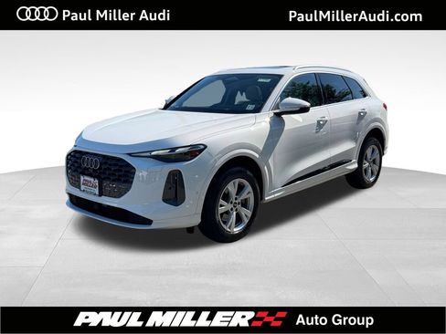 Used 2025 Audi Q5 Premium w/ Convenience Package AWD/4WD image 1