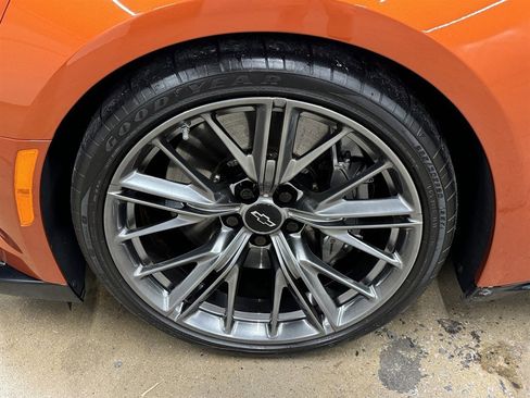Used 2022 Chevrolet Camaro ZL1 RWD image 7
