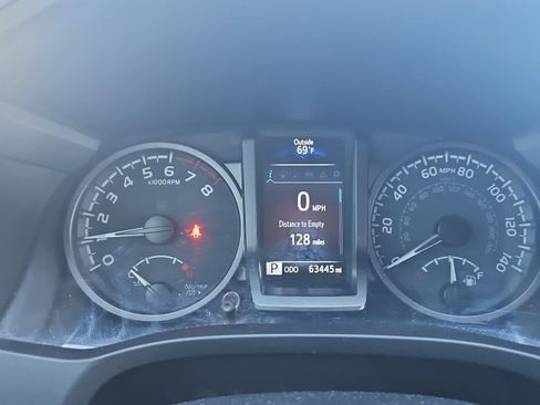 Used 2022 Toyota Tacoma TRD Off-Road w/ TRD Premium Off Road Package image 19