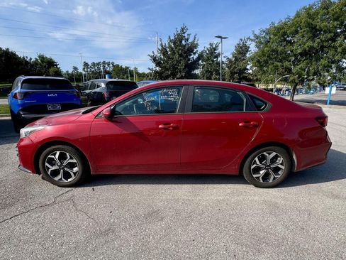 Used 2020 Kia Forte LXS FWD image 2