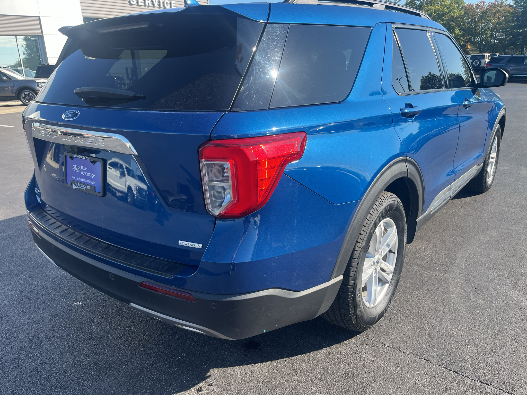 Used 2020 Ford Explorer XLT w/ Equipment Group 202A RWD image 8