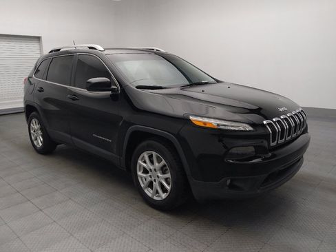 Used 2018 Jeep Cherokee Latitude image 11