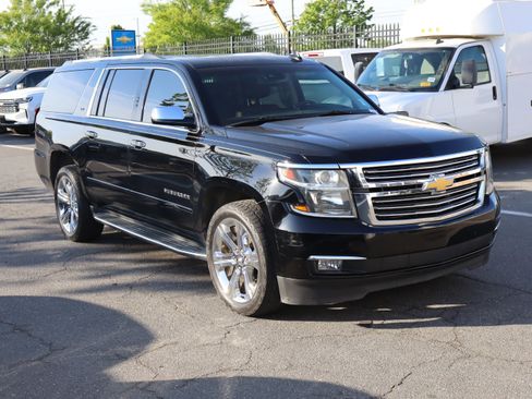 Used 2016 Chevrolet Suburban LTZ image 13