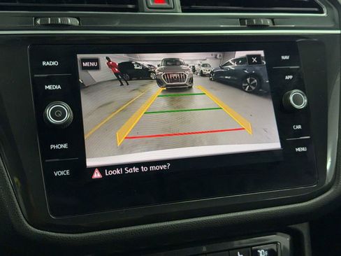 Used 2018 Volkswagen Tiguan SEL FWD image 26