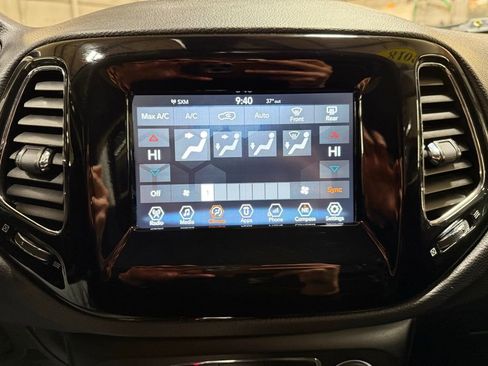 Used 2018 Jeep Compass Altitude w/ Popular Equipment Group image 23