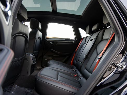 New 2026 Porsche Macan AWD/4WD image 39