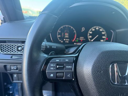 Used 2025 Honda Civic Sport image 19