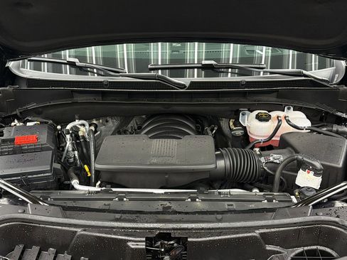 Used 2025 Cadillac Escalade Sport Platinum w/ LPO, ONYX Package image 17