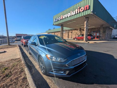 Used 2018 Ford Fusion SE w/ Equipment Group 201A image 1
