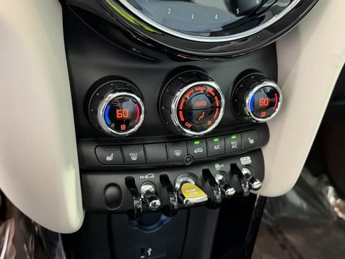 Certified 2024 MINI Cooper SE w/ Signature Upholstery Package FWD image 21