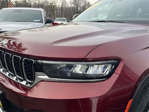 Certified 2023 Jeep Grand Cherokee Limited image 7