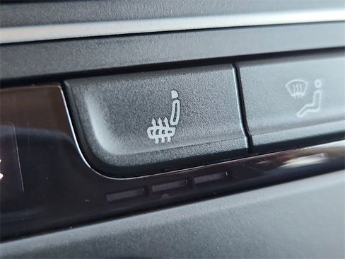 Used 2021 Volkswagen Atlas SE image 29