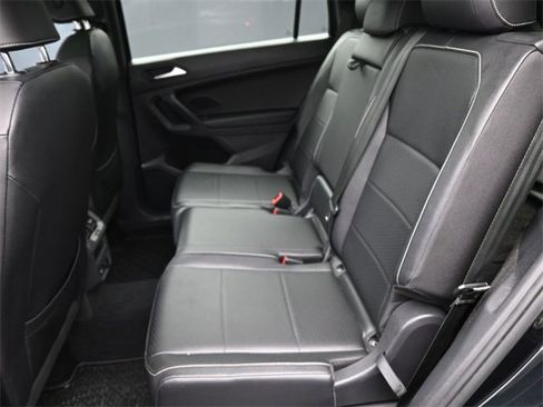 Used 2021 Volkswagen Tiguan SE R-Line w/ 3-Row Tiguan MDO Package image 14