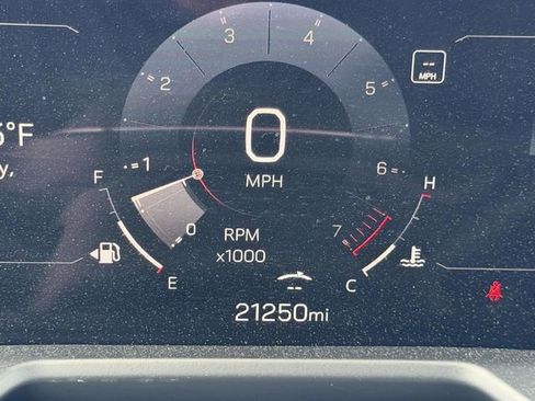 Used 2025 GMC Acadia Elevation FWD image 28