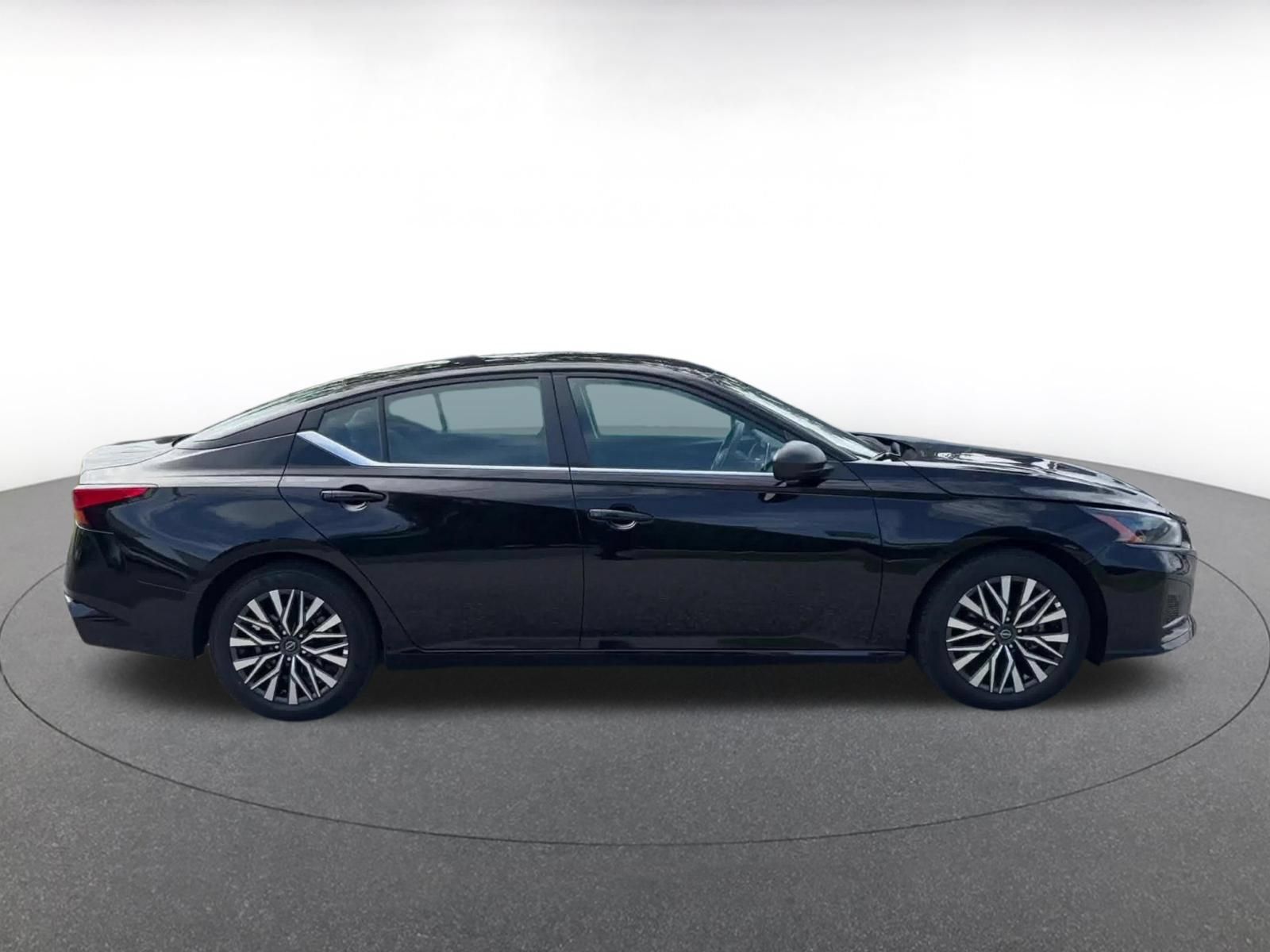Used 2026 Nissan Altima 2.5 SV FWD image 15