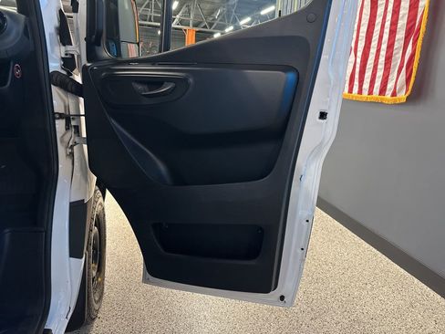 Used 2020 Mercedes-Benz Sprinter 2500 image 9