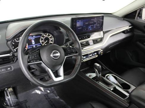 Certified 2025 Nissan Altima 2.5 SR w/ SR Premium Package FWD image 18