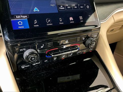 Used 2024 Jeep Grand Cherokee Limited image 33