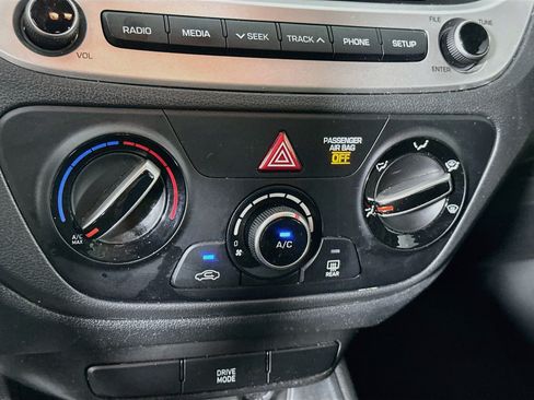 Used 2022 Hyundai Accent SE FWD image 22