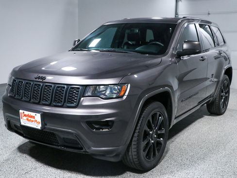 Used 2021 Jeep Grand Cherokee Laredo X AWD/4WD image 31