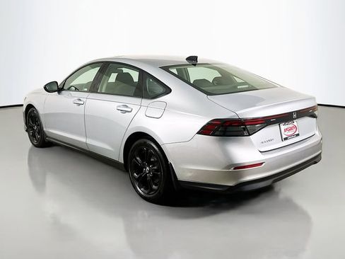 Certified 2025 Honda Accord SE image 17