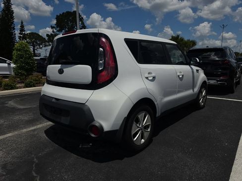 Used 2014 Kia Soul FWD image 9