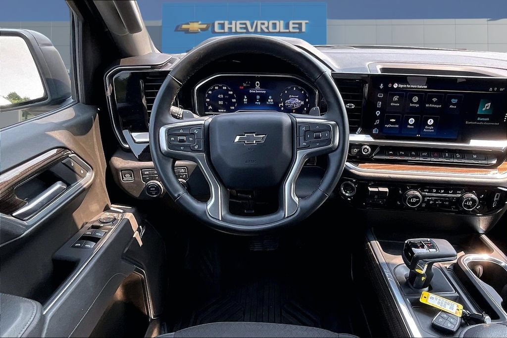 Used 2025 Chevrolet Silverado 1500 RST AWD/4WD image 9