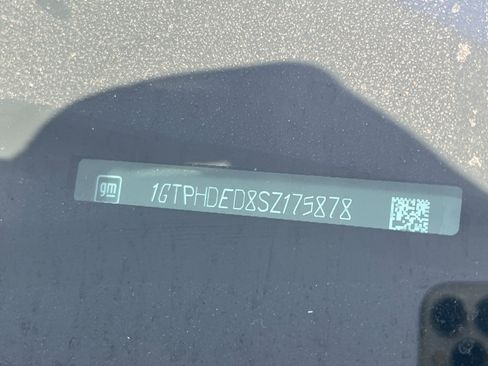 Used 2025 GMC Sierra 1500 SLT RWD image 3