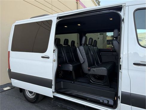 Used 2023 Mercedes-Benz Sprinter 2500 image 40