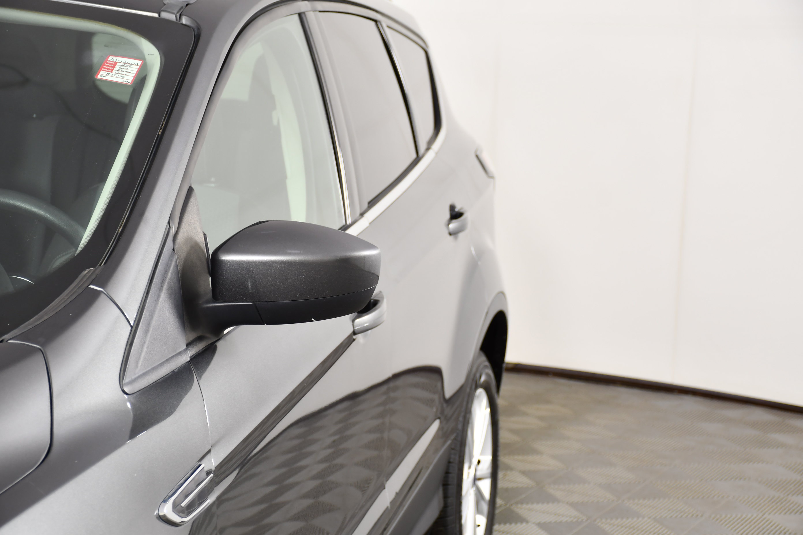Used 2018 Ford Escape SE w/ SE Sync 3 Package AWD/4WD image 13