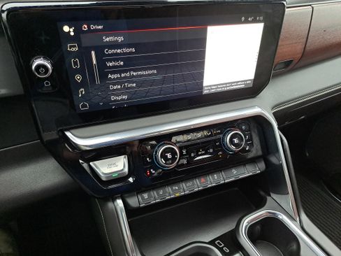 Certified 2024 GMC Sierra 2500 Denali Ultimate w/ Max Trailering Package image 18