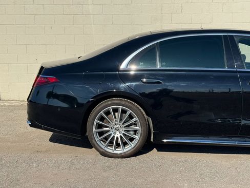 Used 2022 Mercedes-Benz S 580 4MATIC Sedan w/ AMG Line Package image 6