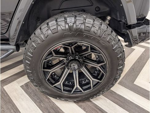 Used 2022 Jeep Wrangler Unlimited Sahara AWD/4WD image 20