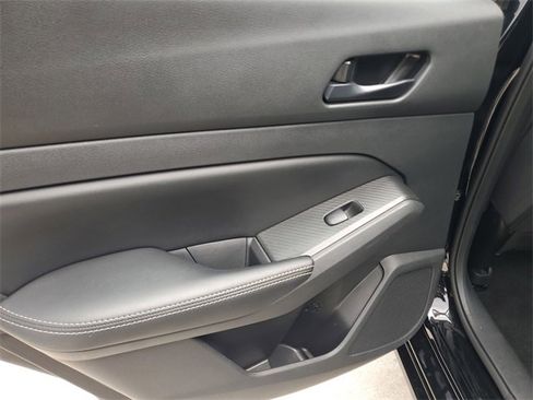 Used 2024 Nissan Altima 2.5 SV image 10