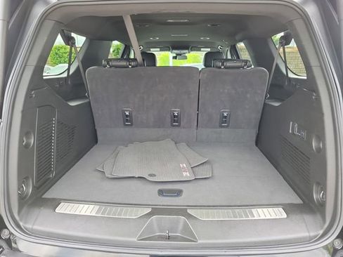 Used 2025 GMC Yukon XL Denali AWD/4WD image 6