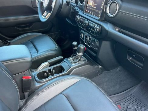 Used 2023 Jeep Wrangler Unlimited Sahara image 18