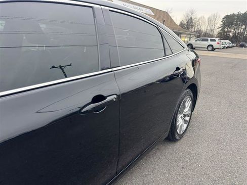 Used 2019 Toyota Avalon XLE w/ All Weather Liner Package image 16