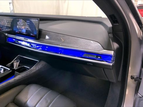 Used 2023 BMW 760i xDrive AWD/4WD image 19