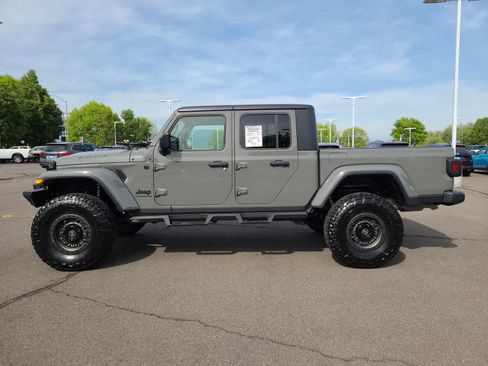 Certified 2021 Jeep Gladiator Sport AWD/4WD image 11