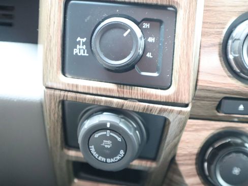 Used 2017 Ford F150 XLT w/ Equipment Group 302A Luxury AWD/4WD image 37